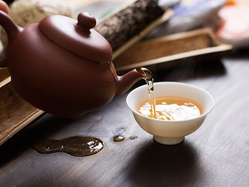 Uống trà sơn mật nóng thói quen tốt cho sức khỏe những ngày đông lạnh