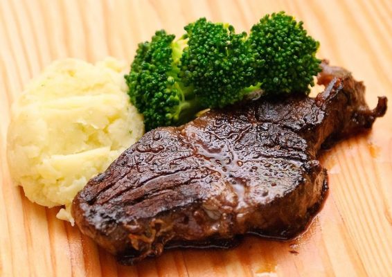 Món bò nướng lò giúp bồi bổ máu huyết cực tốt